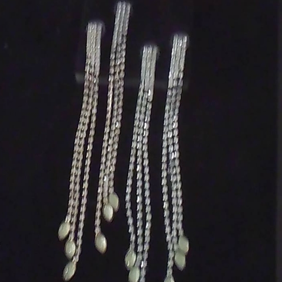 Jewelry - New  Beautiful Rhinestones Earrings!